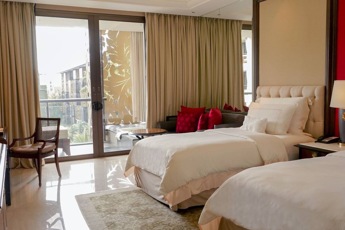 1 bedroom, premium bedding, pillow-top beds, minibar