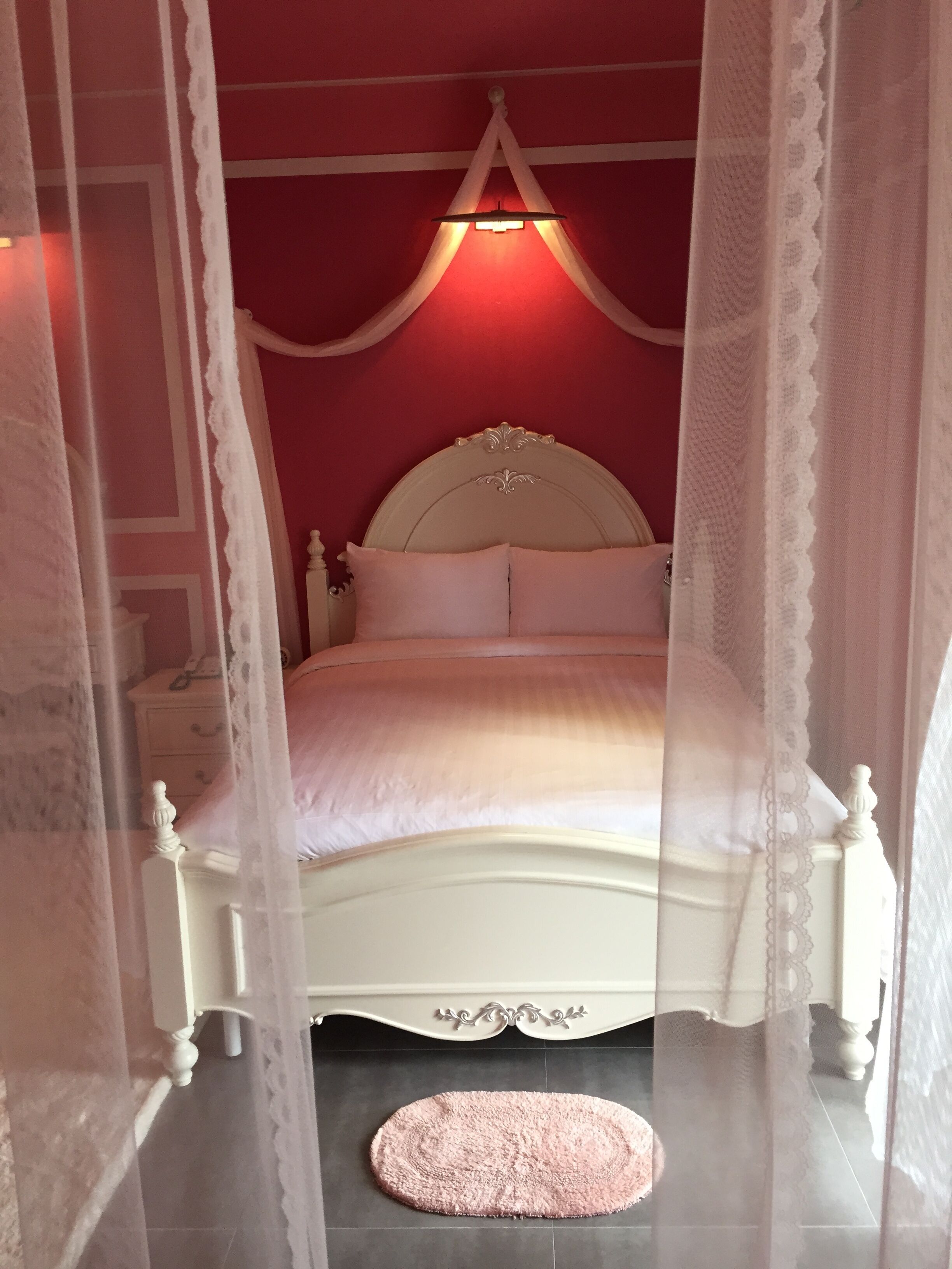 Caja de seguridad en la habitación y sistema de insonorización 