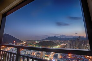 房內夾萬、隔音、免費 Wi-Fi、床單