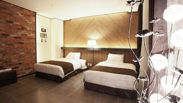 Signature Room | In-room safe, soundproofing, free WiFi, bed sheets