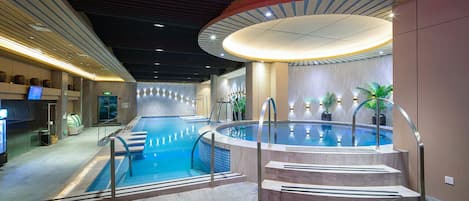 Sauna, hot tub, steam room, body treatments, hydrotherapy, aromatherapy