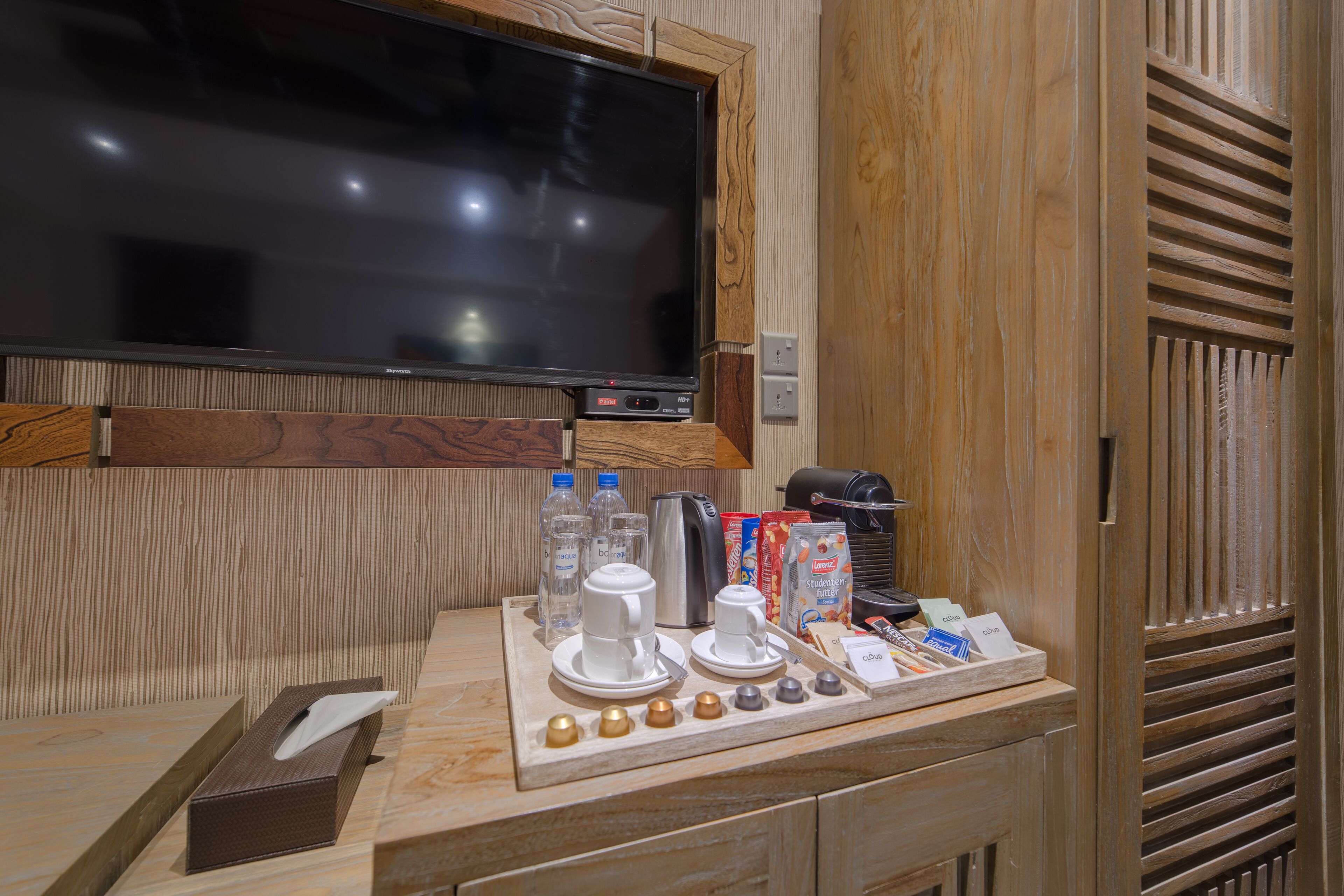 super deluxe twin room (free airport transfer) | room amenity