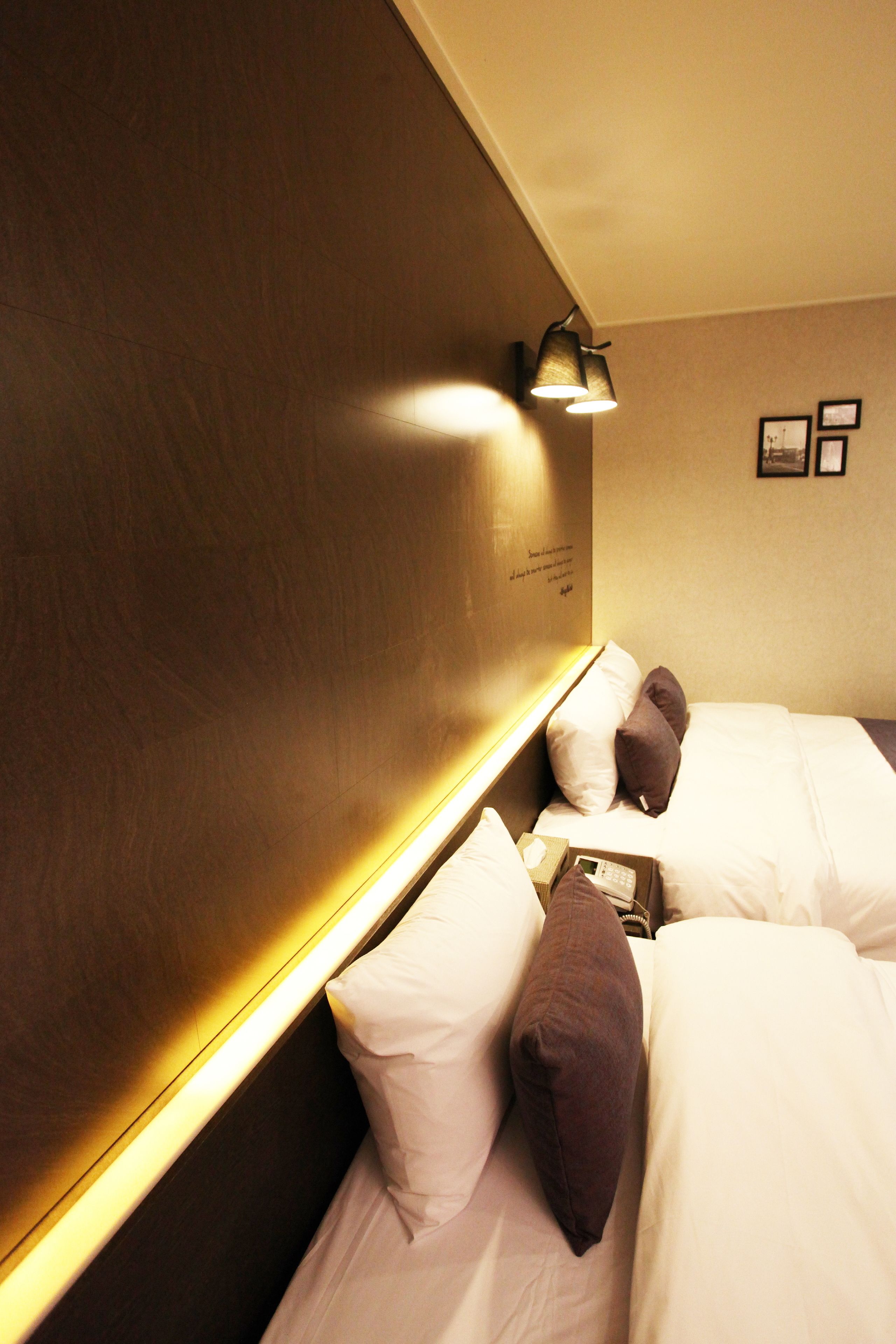 business royal  | desk, blackout curtains, free wifi