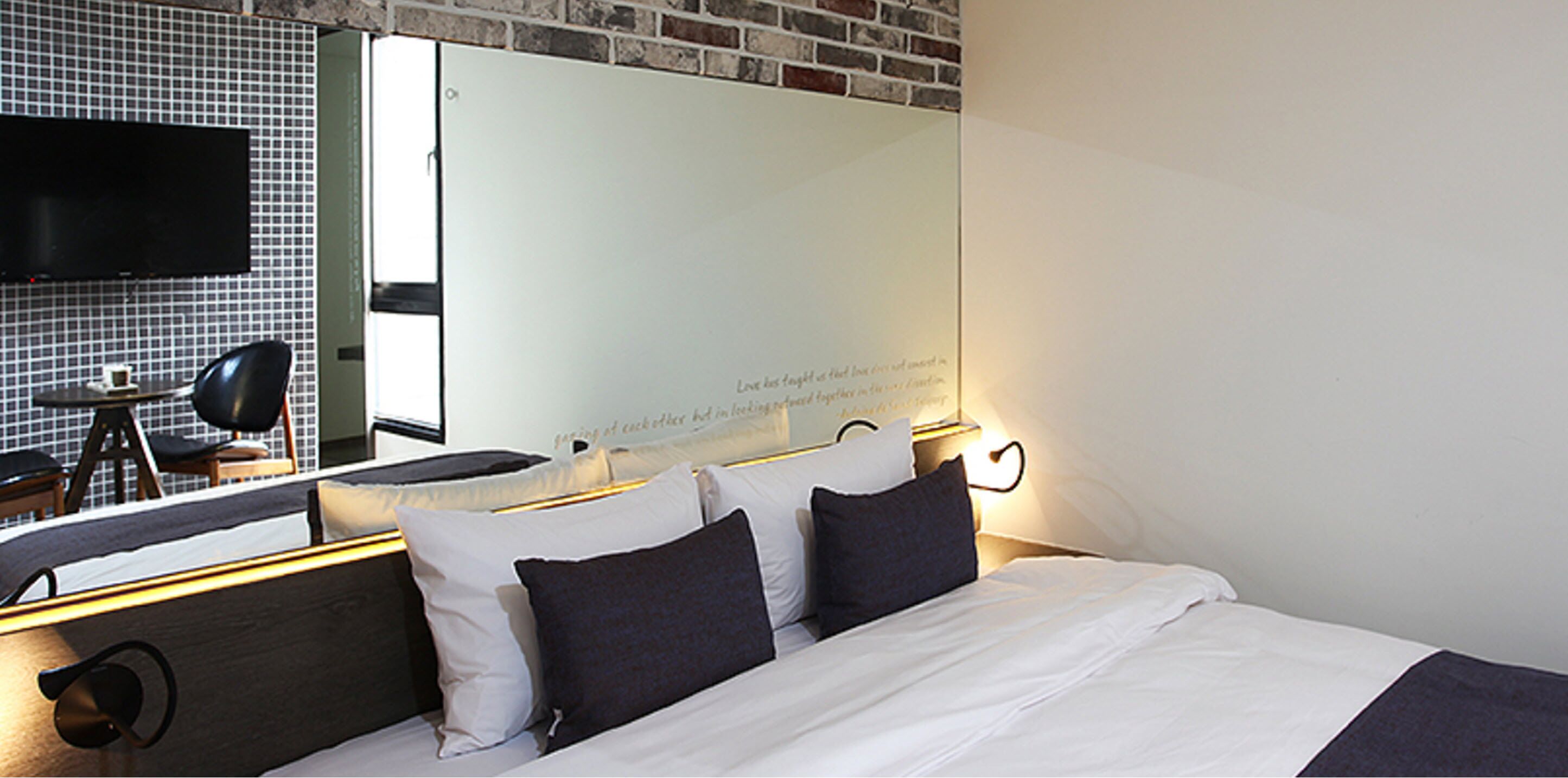 boutique deluxe room | desk, blackout curtains, free wifi