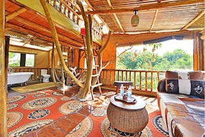 Casa de árbol Confort, 1 habitación | Baño | Amenidades de baño gratuitas, secadora de cabello, pantuflas, toallas