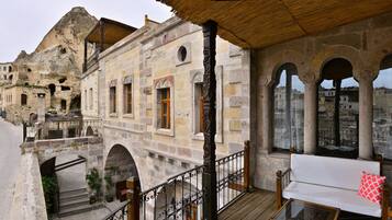 Stone King Suite | Balcony