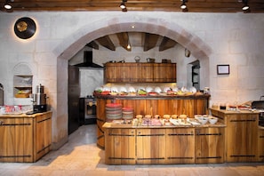 Free daily full breakfast - Terra Cave Hotel (Nevsehir)