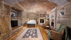 King Cave Suite | Rúmföt af bestu gerð, dúnsængur, öryggishólf í herbergi