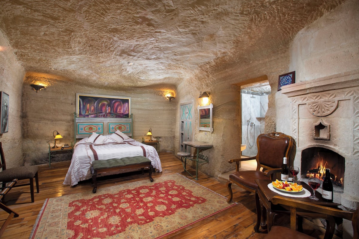 Junior Cave Suite | Rúmföt af bestu gerð, dúnsængur, öryggishólf í herbergi