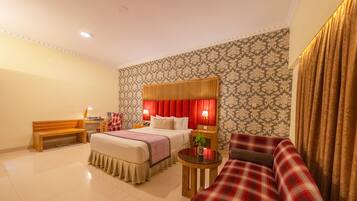 Quarto luxo, 1 cama Queen | 1 quarto, roupas de cama premium, frigobar, cofres nos quartos