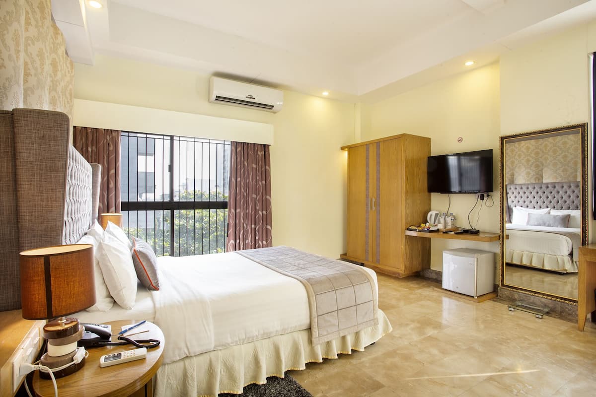 Premium bedding, minibar, in-room safe, individually decorated