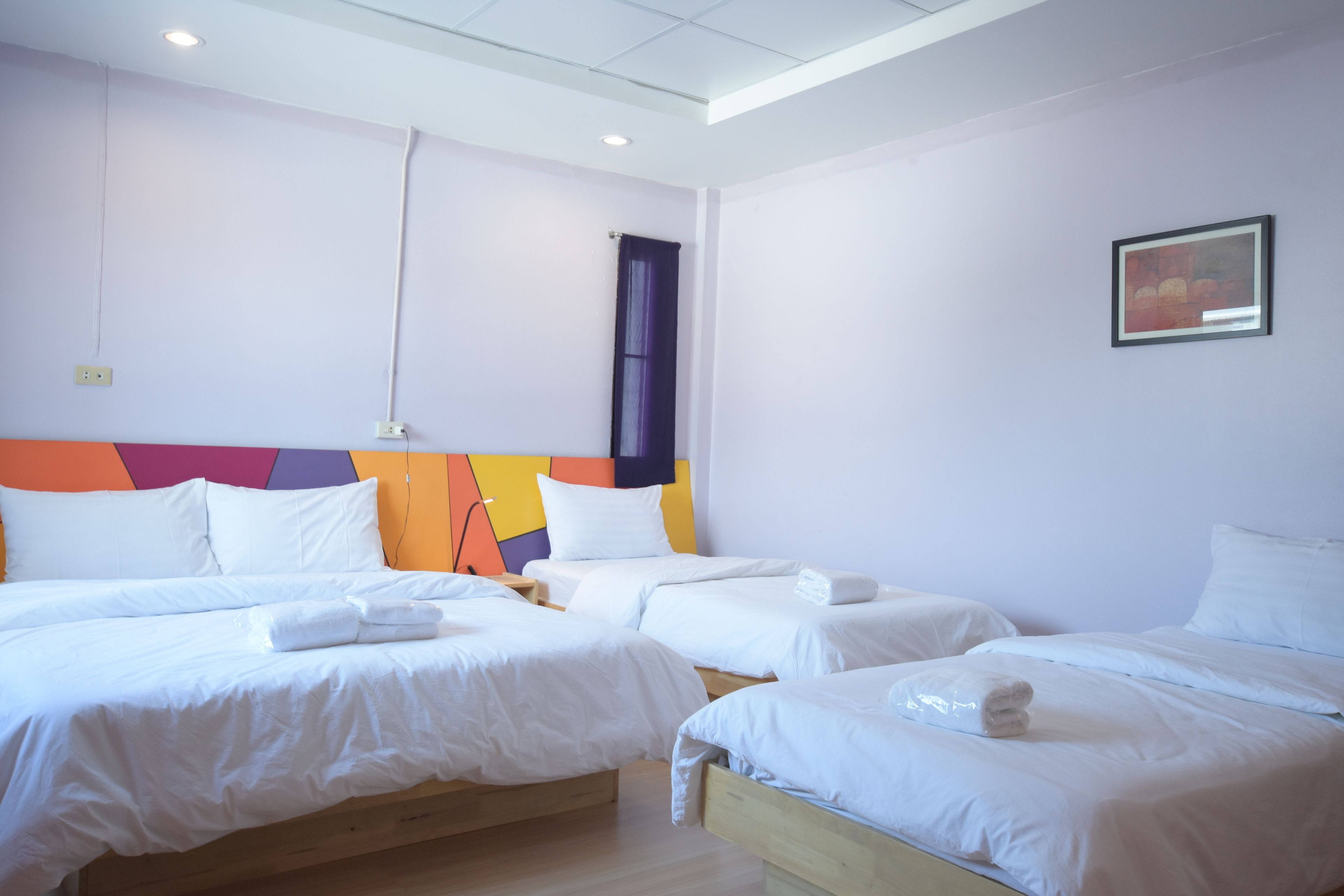 1 bedroom, desk, free wifi, bed sheets