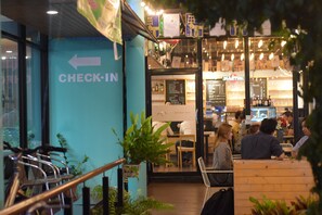 Exterior - Room@Doze (Pak Kret)