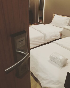 1 bedroom, desk, free WiFi - Room@Doze (Pak Kret)