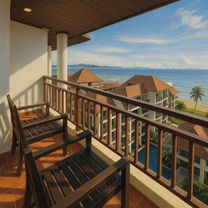 Heritage Front Beach Suite | Caja de seguridad en la habitación, escritorio y ropa de cama 