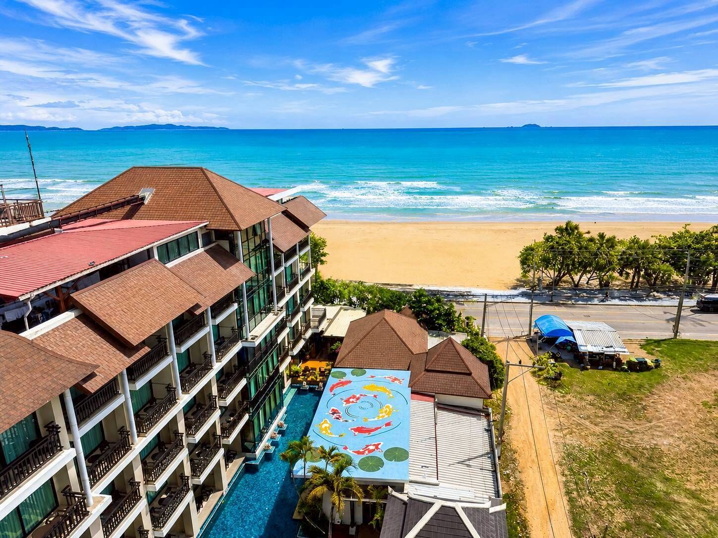 Heritage Front Beach Suite | Cofres nos quartos, escrivaninha, roupa de cama