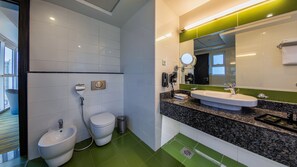 Superior Room | Bathroom | Free toiletries, hair dryer, slippers, towels - S Hotel Bahrain (Manama)