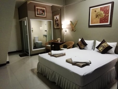 Deluxe Double Room | 1 bedroom, in-room safe, blackout drapes, free WiFi