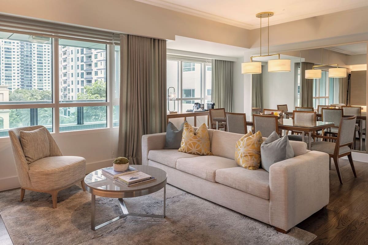 Premium bedding, in-room safe, desk, laptop workspace