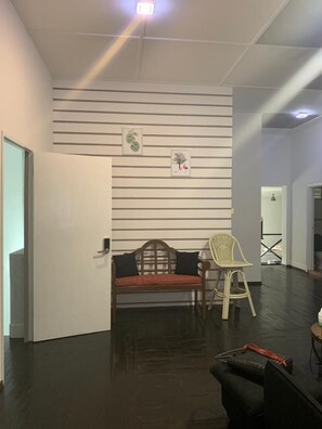 Front of property - X-Plorer Backpackers - Hostel (Kota Kinabalu)