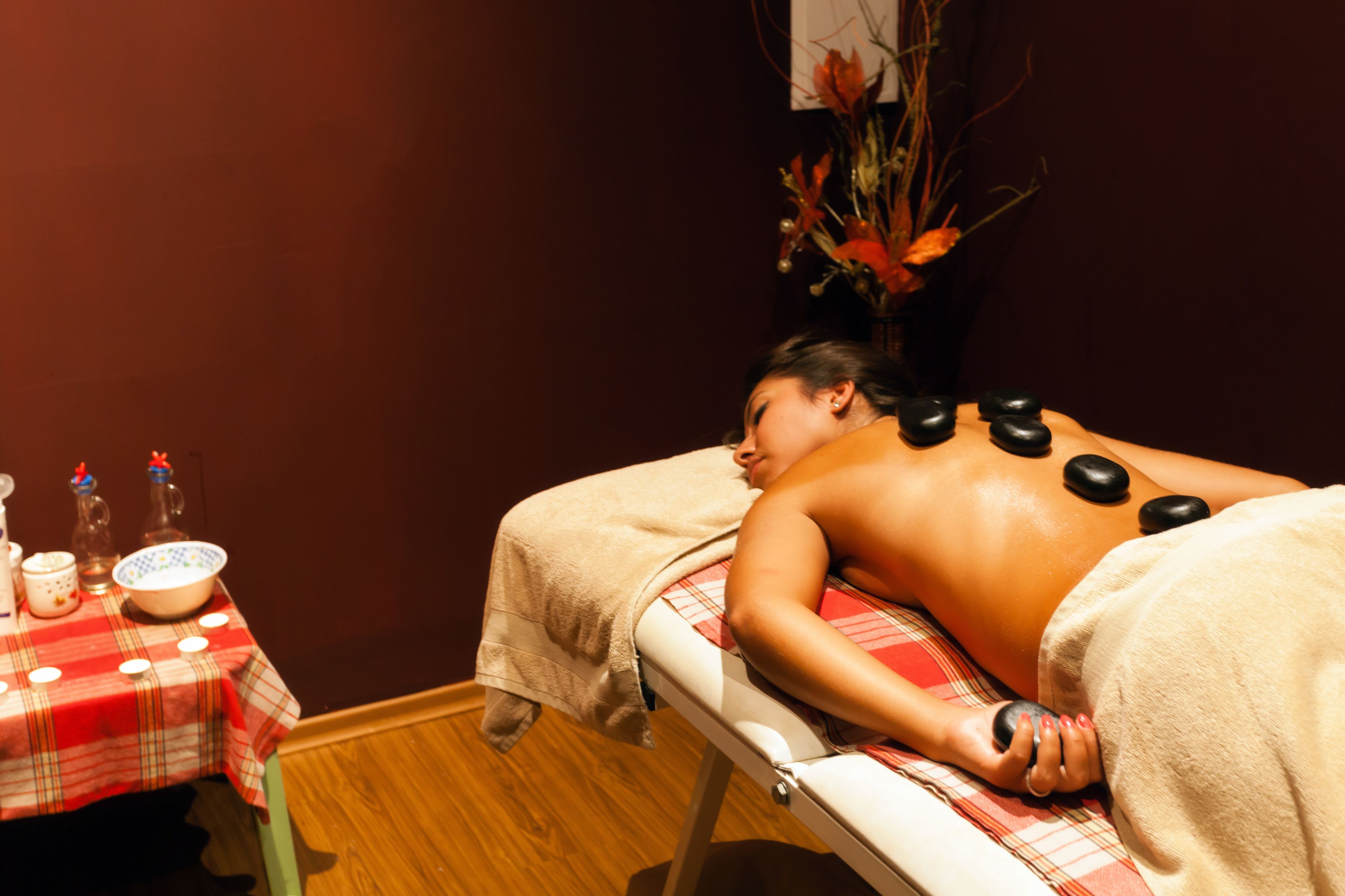 sauna, steam room, turkish bath/hammam, body treatments