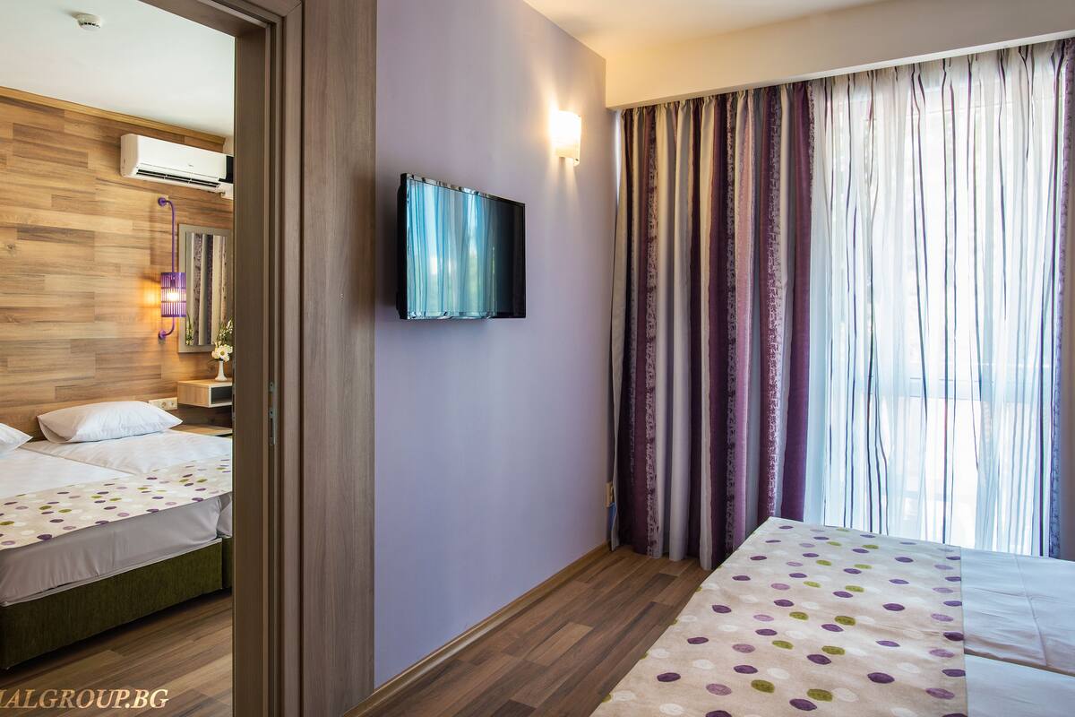 In-room safe, desk, iron/ironing board (on request), WiFi (free)