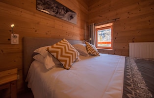 Chambre Triple | Coffres-forts dans les chambres, bureau, rideaux occultants