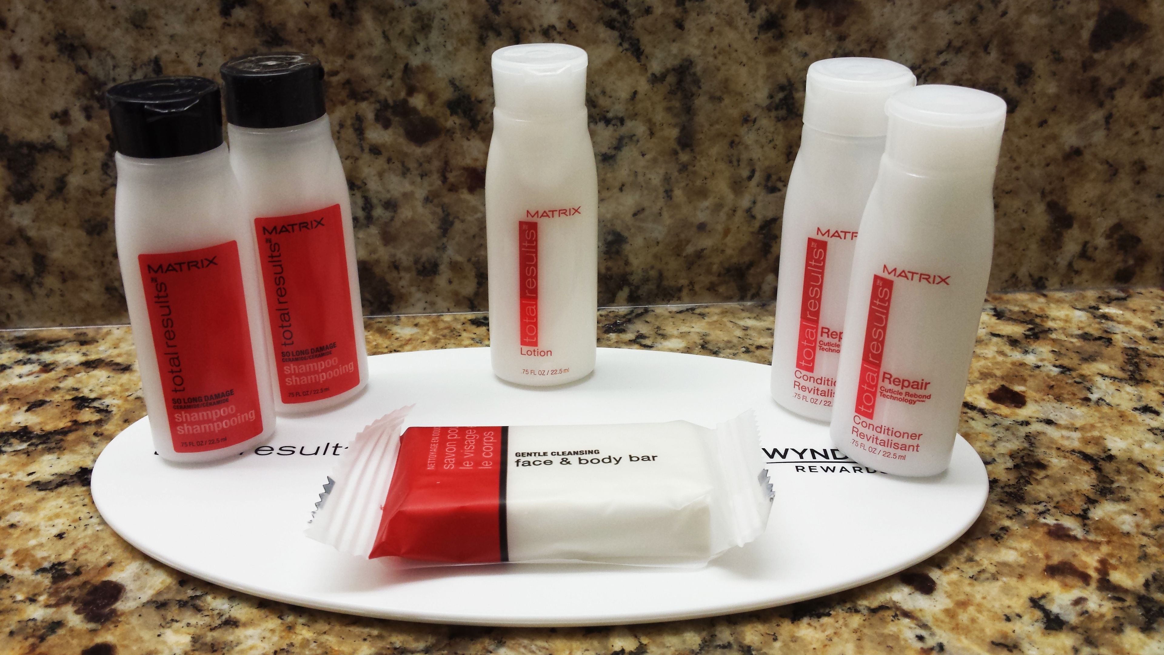 room, 1 queen bed, accessible, non smoking | bathroom amenities | combined shower/bathtub, free toiletries, hair dryer, towels