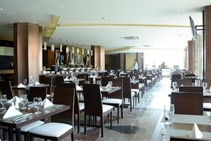 Buffet déjeuner (100000 IDR par personne)