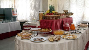 Termasuk sarapan bufet setiap hari