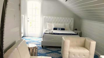 Luxury Queen Loft Two Queen Beds | 起居區 | 42-吋 LCD 液晶電視、數位頻道、智慧型電視、Netflix