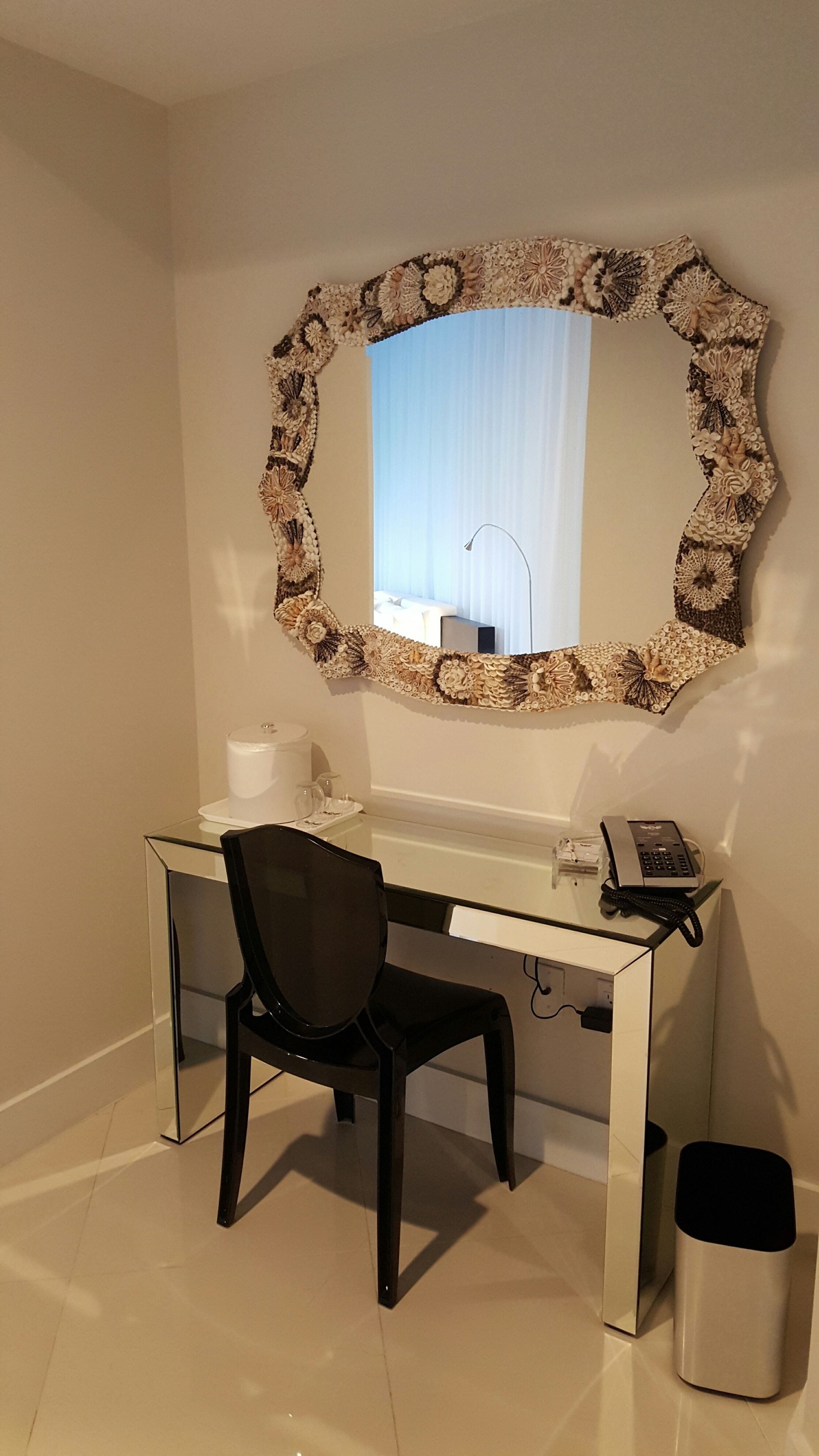 superior king room | room amenity