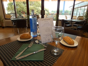 Café da manhã, almoço e jantar