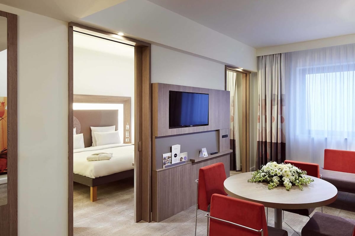 minibar, in-room safe, desk, soundproofing