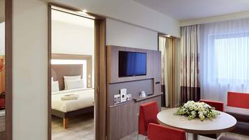 Minibar, coffres-forts dans les chambres, bureau, chambres insonorisées