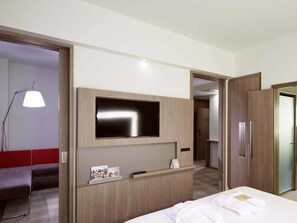 Minibar, in-room safe, desk, soundproofing - Novotel Konya (Konya)