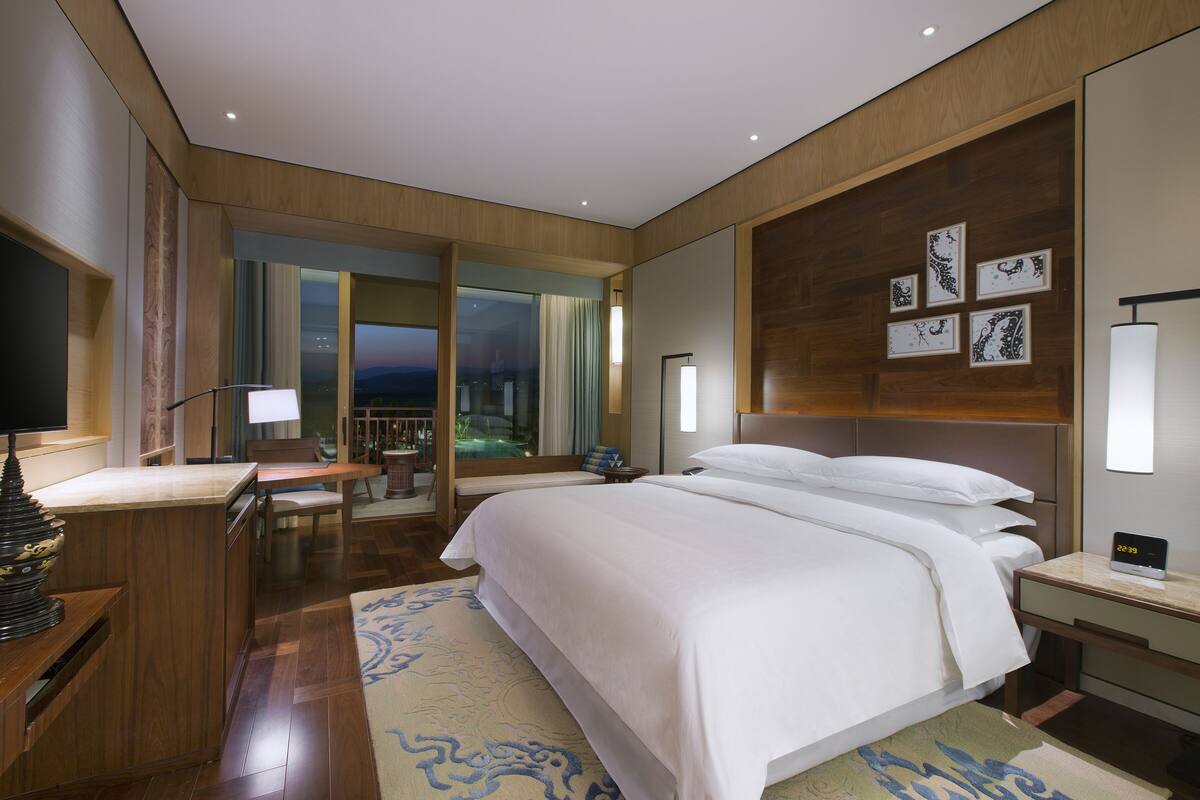 Premium bedding, down duvets, in-room safe, desk