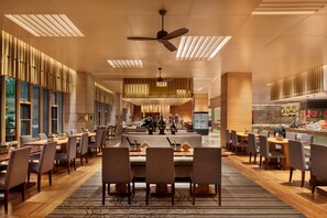 Daily buffet breakfast for a fee