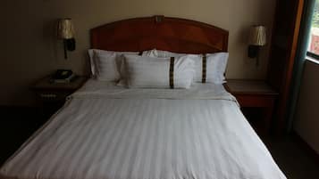 Desk, soundproofing, iron/ironing board, bed sheets