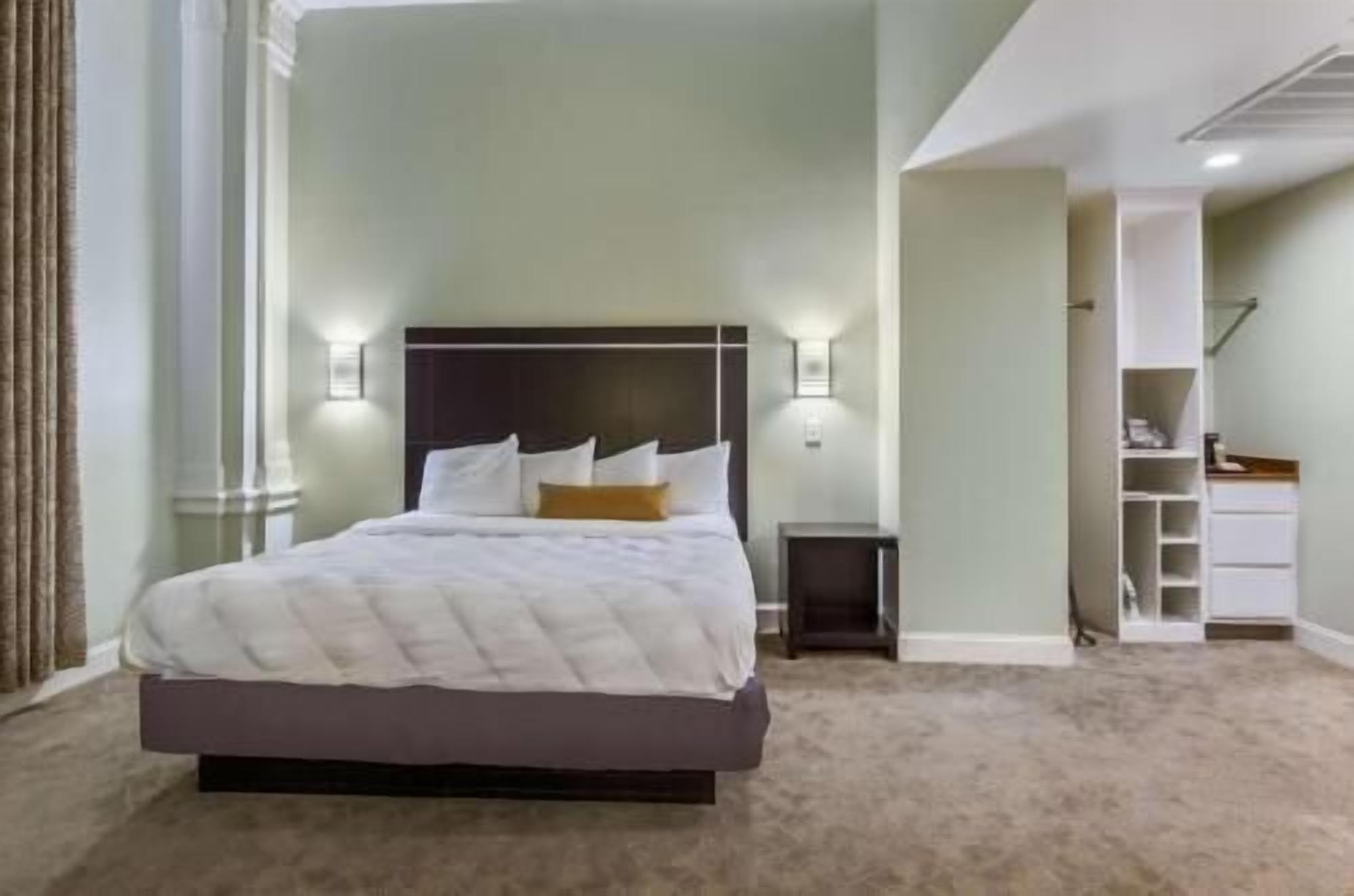 Literie de qualité supérieure, décoration personnalisée