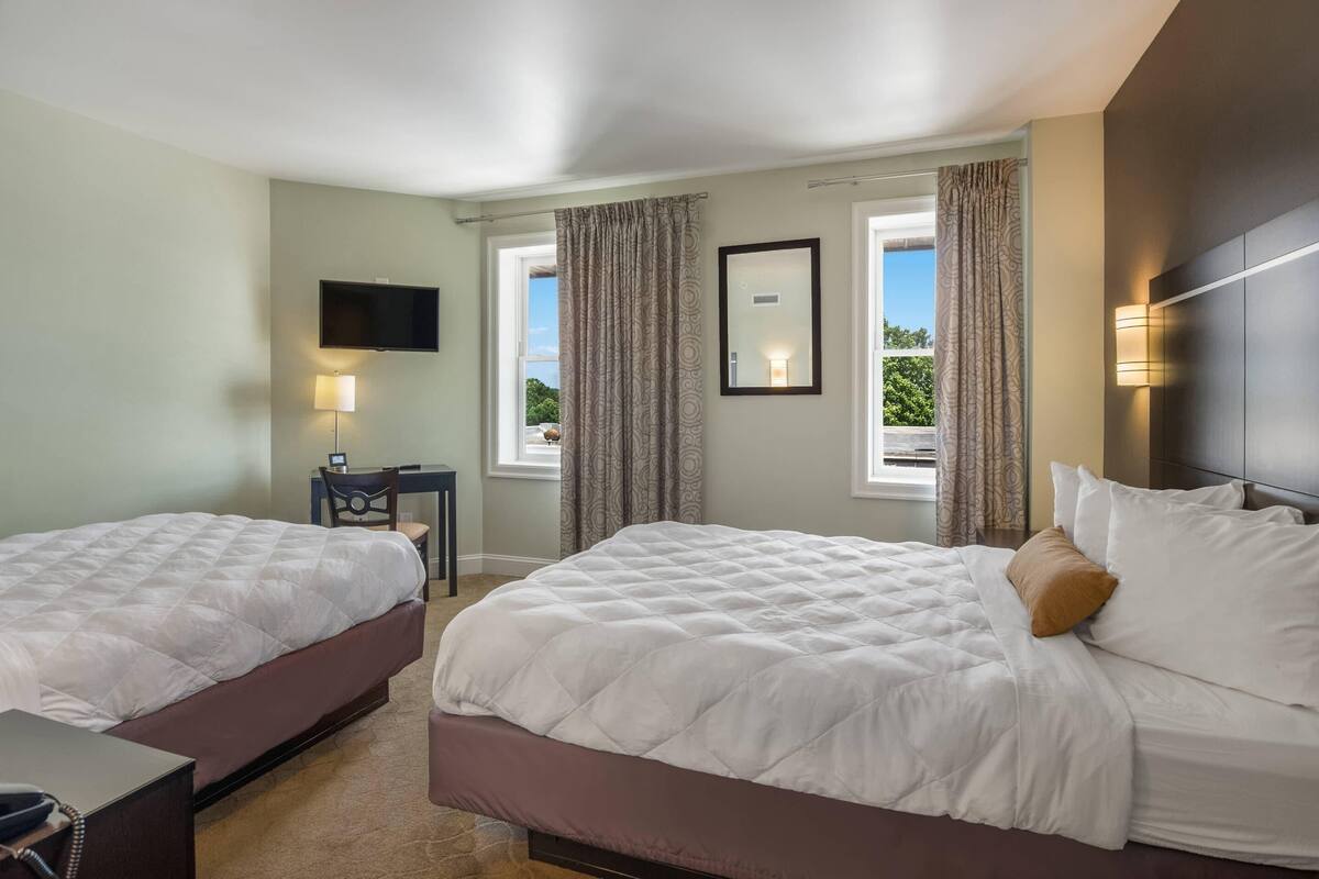 Standard Room, 2 Queen Beds, Non Smoking | Premium bedding, desk, laptop workspace, blackout drapes