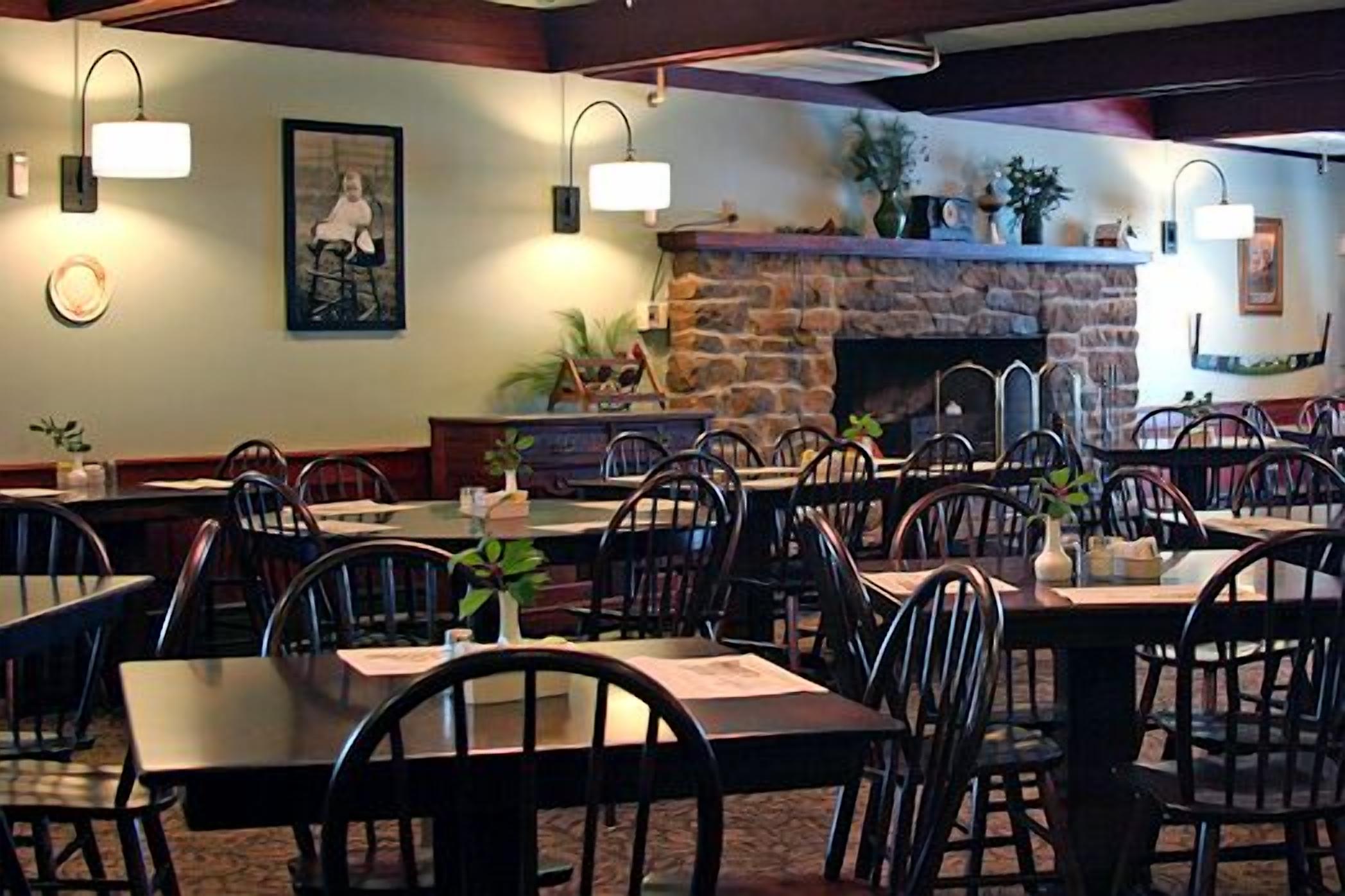 Breakfast, lunch and dinner served