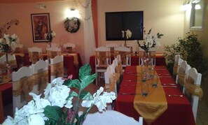Breakfast and dinner served  - Green Palm Boutique Hotel (Crown Point)