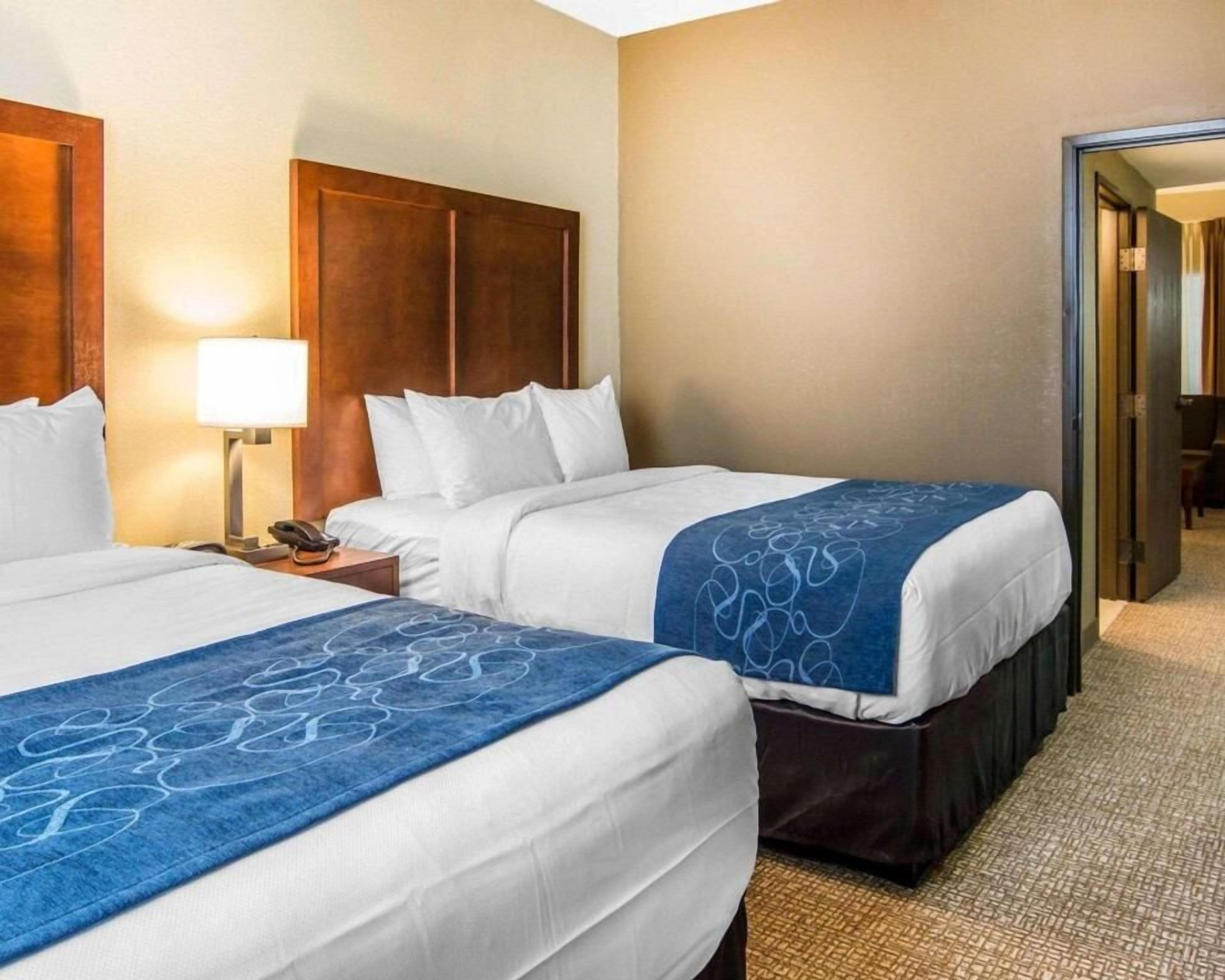 1 間臥室、客房內保險箱、書桌、遮光布/窗簾