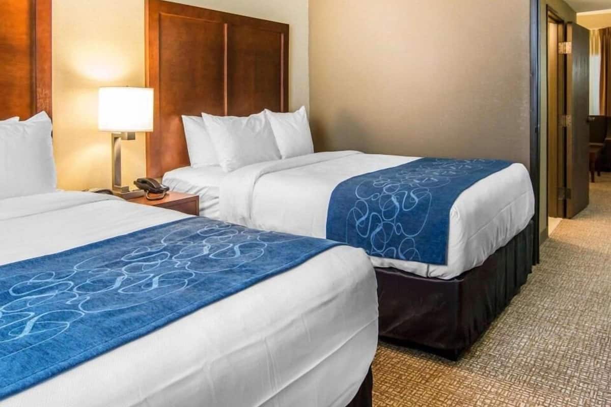 1 makuuhuone, tallelokero huoneessa, työpöytä, pimennysverhot