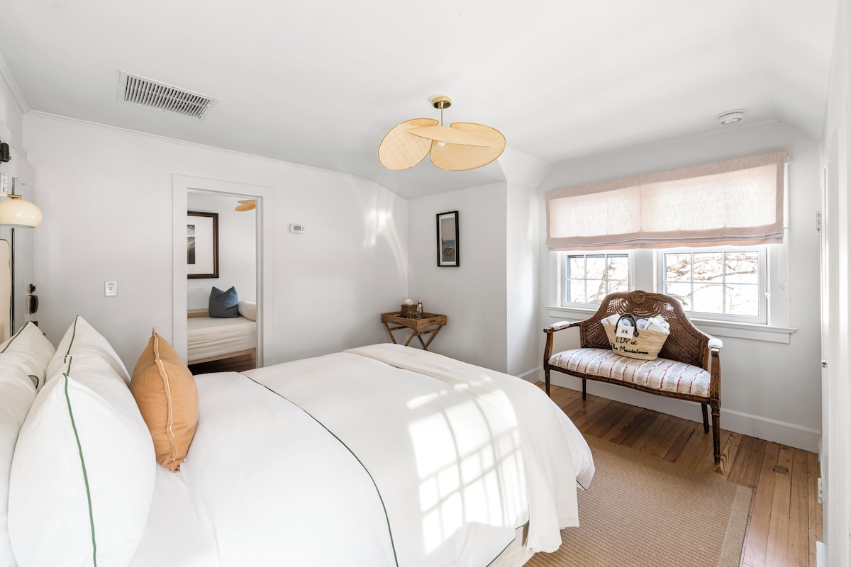Maidstone Queen Suite | Frette Italian sheets, premium bedding, minibar, in-room safe
