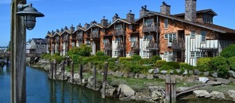 La Conner Channel Lodge