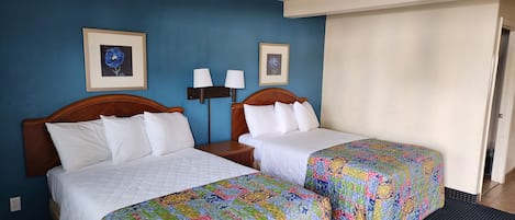 Dilengkapkan perabot secara berasingan, meja, seterika/papan seterika