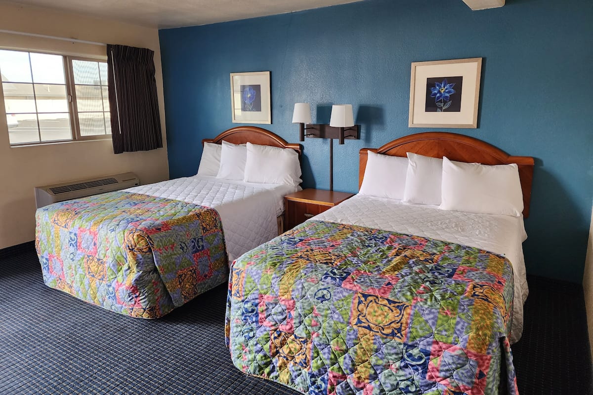 Individually furnished, desk, iron/ironing board, free WiFi