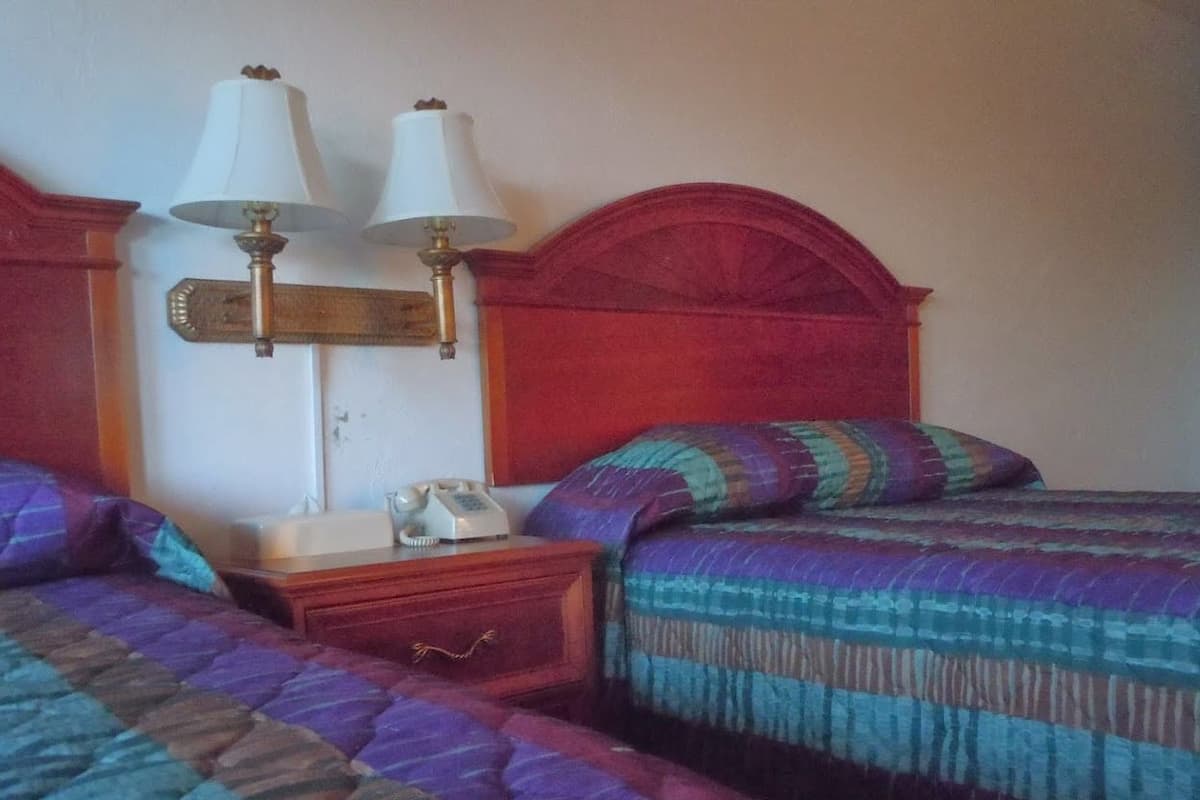 Deluxe Double Room, 2 Queen Beds, Kitchenette | Free WiFi, bed sheets